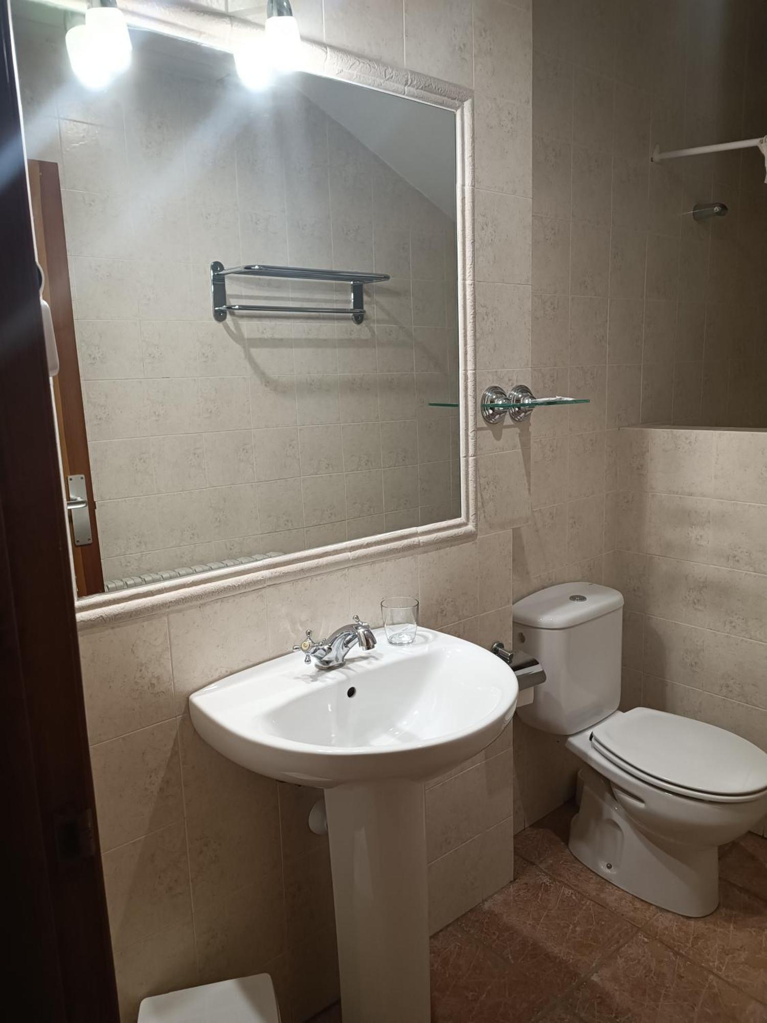 Hostal Decerca Prádena 객실 사진